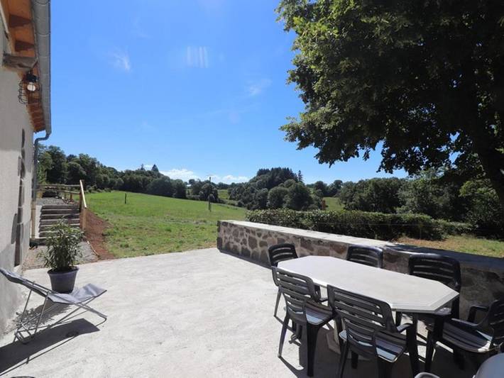Location de vacances pour 4 personnes, avec jardin à Pleaux - 2