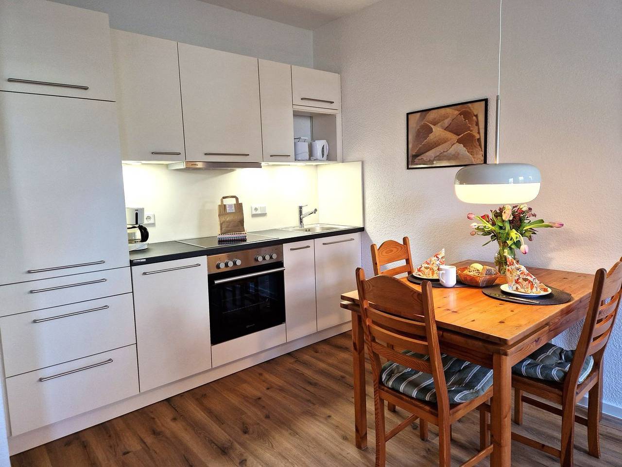 Ganze Wohnung, Große Ferienwohnung in zentraler Lage von Norddeich in Strand Norddeich, Norddeich