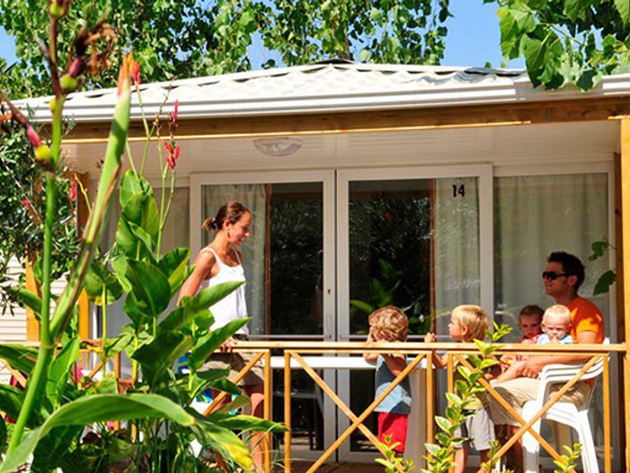 Camping Méditerranée Plage - Mobilheim 6 personen - Mobilheim Classique Ti - 30m² - 2 Schlafzimmer in Portiragnes Plage, Vias