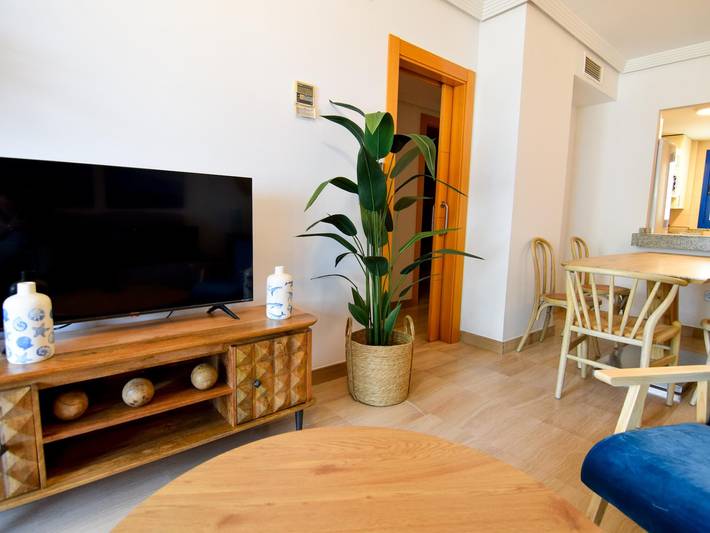 Apartamento vacacional entero, Fabuloso apartamento de 2 habitaciones en primera línea de playa in Playa de la Misericordia, Málaga