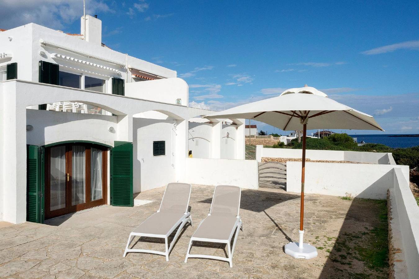 Casa Rosa - spectacular by the sea in Coves Noves, Es Mercadal