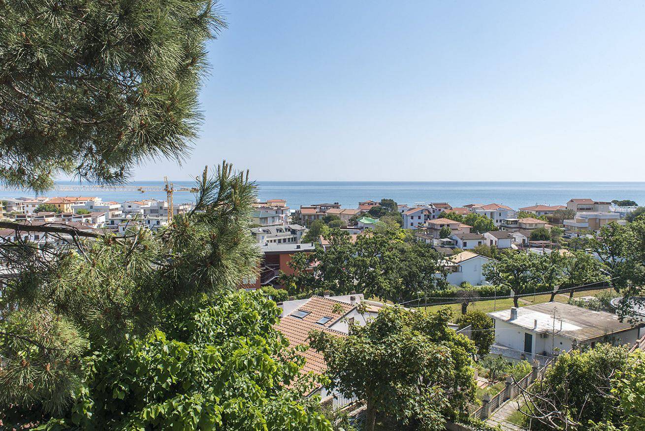 Entire apartment, M261 - Marcelli, renovated three-room apartment with sea view terrace in Marcelli, Riviera del Conero