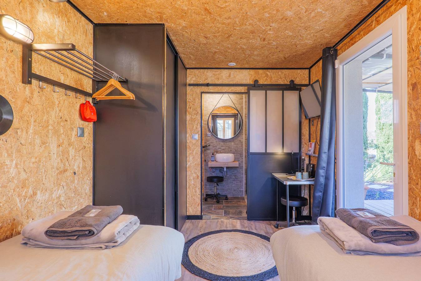 Gastenkamer '315' met bergzicht, privé verwarmd zwembad en wifi, foto 7