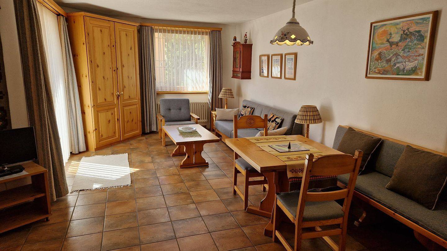 Ganze Wohnung, 1 1/2-Zimmerwohnung; helles, gemütliches Studio; Balkon mit Bergsicht in Silvaplana-Surlej, Silvaplana
