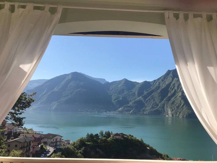 B&b per 3 persone, con Balcone e Terrazza nonché Giardino e Vista lago in Provincia di Bergamo