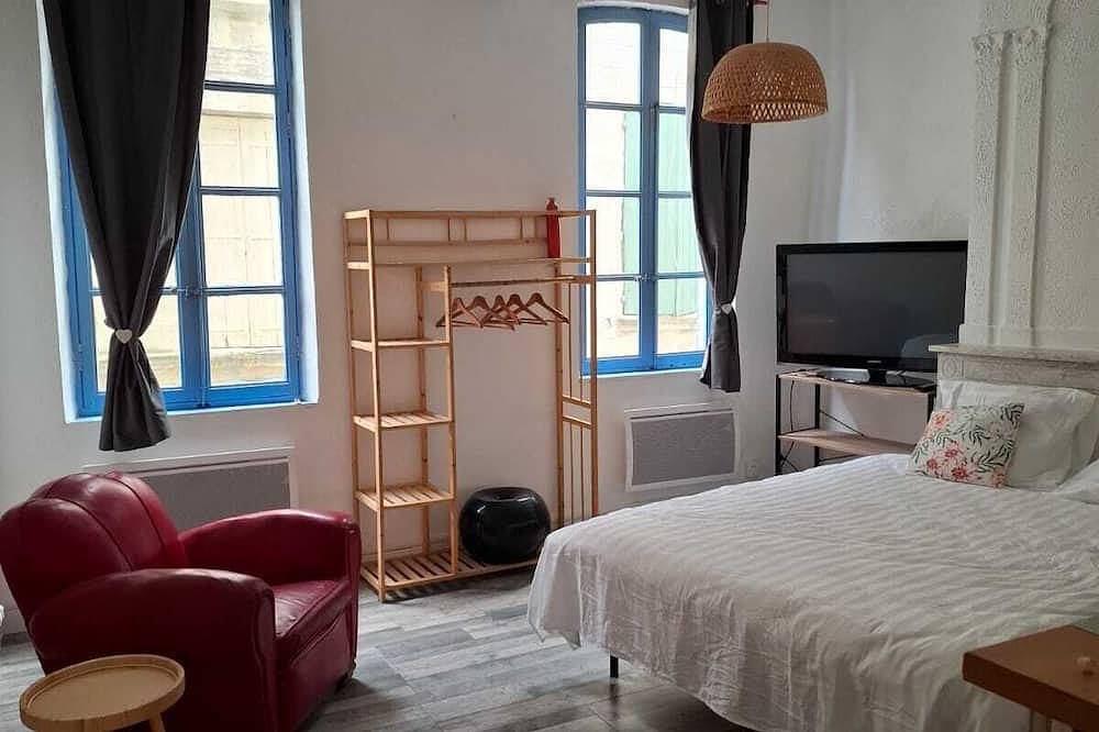 Entire apartment, Studio in the heart of Sommières in Sommières, Nimes region