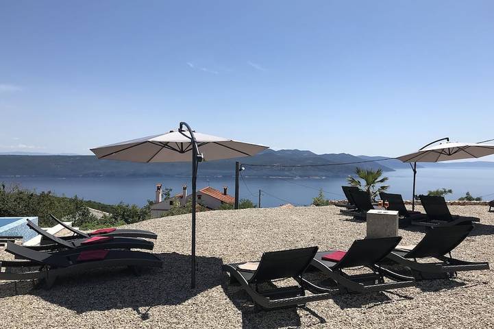 Ferienhaus für 18 Personen, mit Whirlpool und Garten in Moscenicka Draga