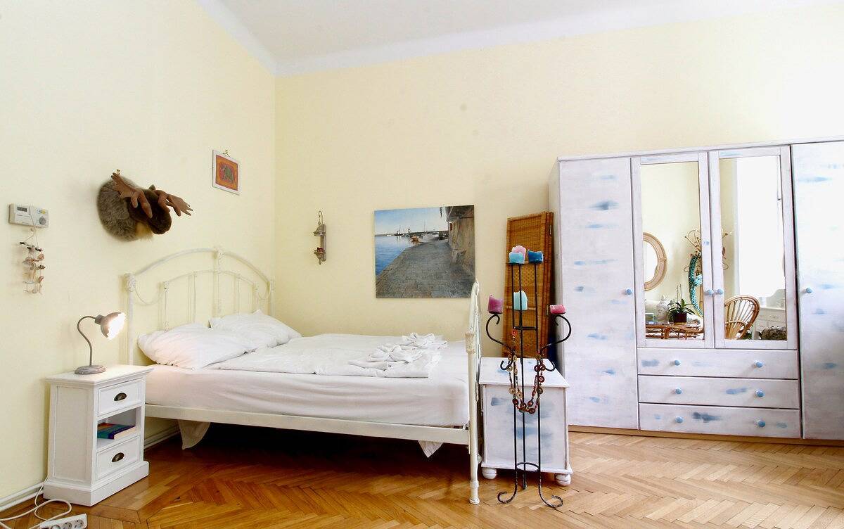 Ganze Wohnung, Ferienwohnung für 5 Personen mit Garten in Wien Innenstadt, Wien