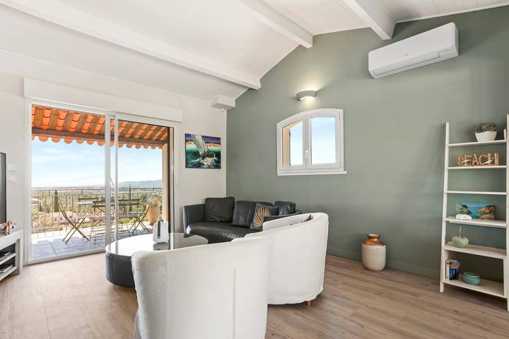 Villa 'Agachelo' with Sea View, Wi-Fi and Air Conditioning in Fréjus, Medelhavskusten (Frankrike)