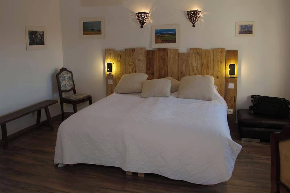 Le Portail D'airain in Villecroze, Draguignan en omgeving