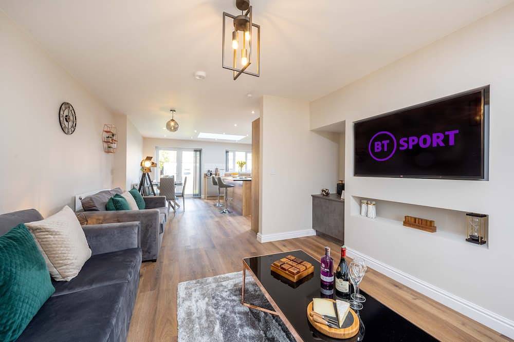 *New Exclusive* Luxury spacious 6-bed, sleeps 14- Solihull,Jlr, Nec, Birmingham in Solihull, Birmingham y alrededores