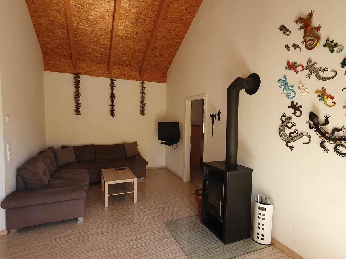 Ferienhäuser & Bungalows - Naturcamp Meyersgrund im Thüringer Wald in Manebach, Ilmenau