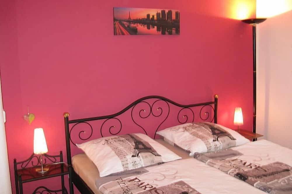 Entire apartment, Apartamento de 75 m2 con 3 dormitorios y balcón in Fürth, Franconia