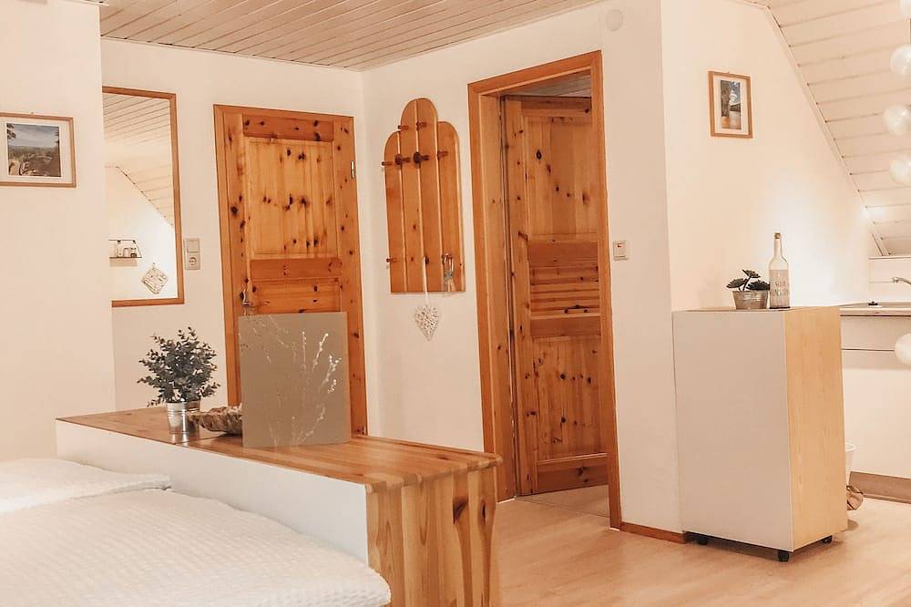 Ganze Wohnung, Ferienwohnung im Dahner Felsenland\nmit Balkon und Garten Perfekt für Wanderungen in Erlenbach bei Dahn, Landkreis Südwestpfalz