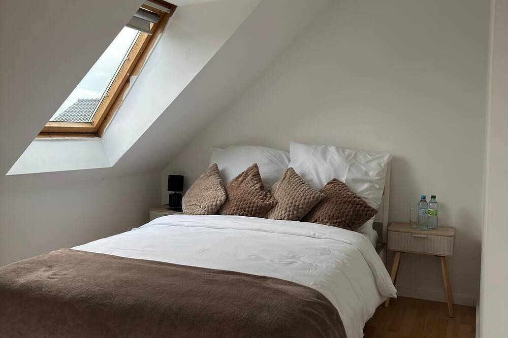 Entire apartment, Modernes Apartment nahe Düsseldorf- zentral & ruhig in Krefeld, Lower Rhine