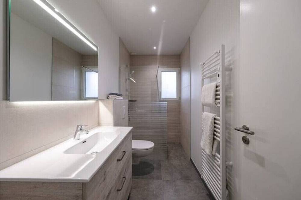 New Riverside air conditioned calm enclave in Espelette, Region de Bayona
