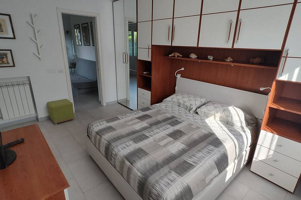 Appartement entier, Comfortable Apartment with Garden and Wifi in Ladispoli, Province de Rome