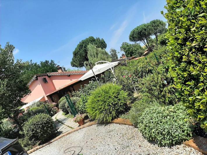 Agriturismo per 4 persone, con giardino e panorama, con animali domestici in Bucine