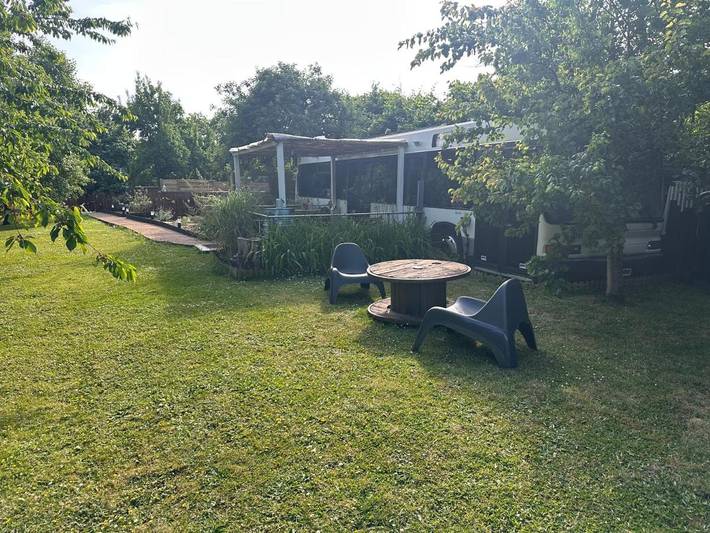 Gîte pour 2 personnes, avec jacuzzi ainsi que piscine et jardin à Crèvecœur-le-Grand