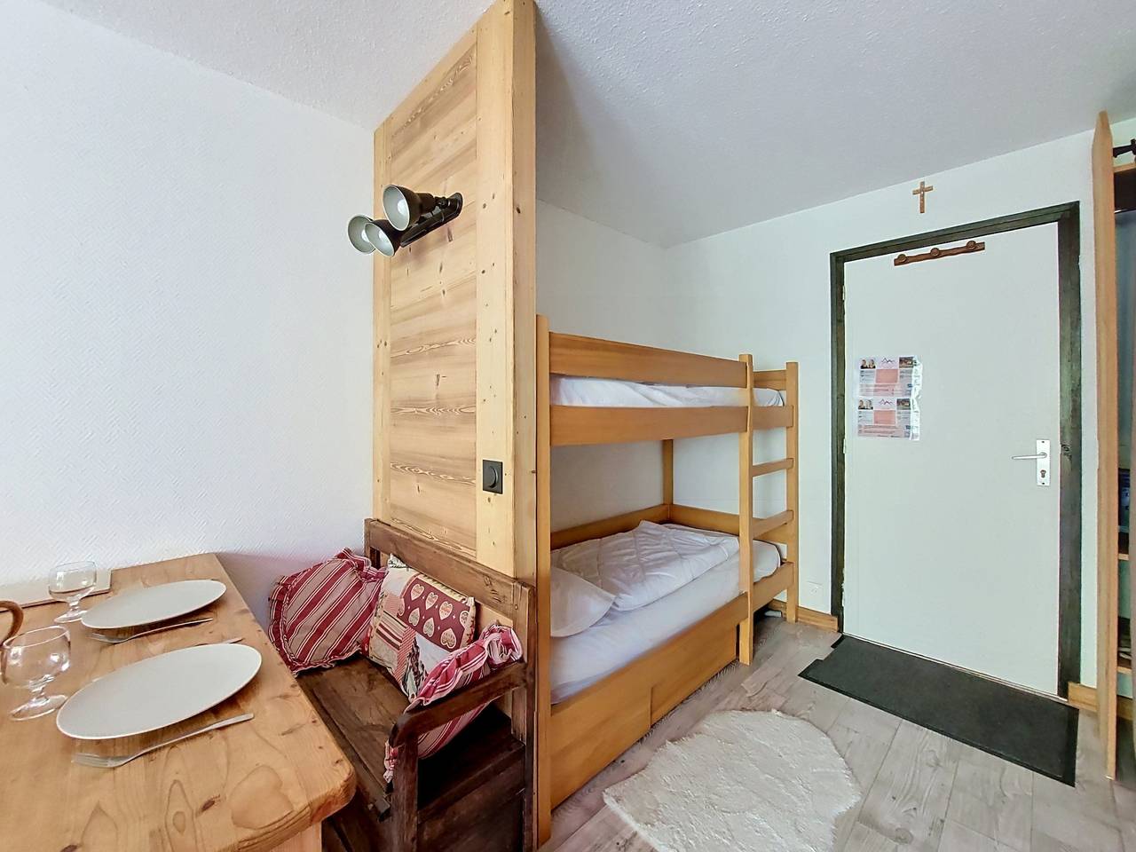 Appartement entier, Relais S30 - 4/5 personnes - Studio lumineux et cosy - Saint Jean D'Aulps Centre Station - Proche Morzine in Saint-Jean-d'Aulps, Les Portes du Soleil
