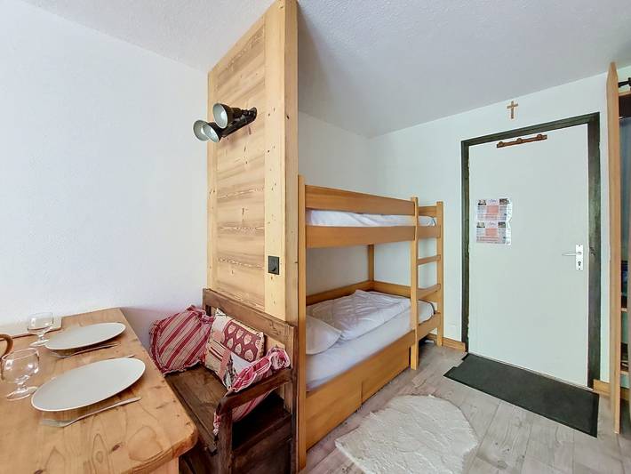 Entire apartment, Relais S30 – Sleeps 4–5 – Bright and cosy studio – Saint Jean D'Aulps town centre – Near Morzine in Saint-Jean-d'Aulps, Les Portes du Soleil
