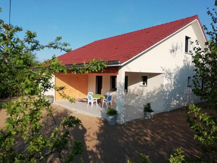 Location de vacances pour 6 personnes, avec Terrasse ainsi que Jardin et Vue à Le Fied