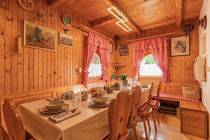 Rudnica Hill Lodge with Private Garden in Untersteiermark