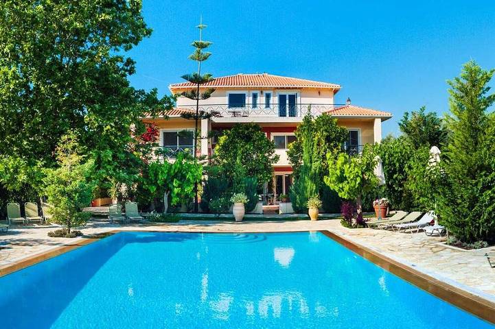 Ferienwohnung für 4 Personen, mit Balkon und Whirlpool sowie Garten - 1