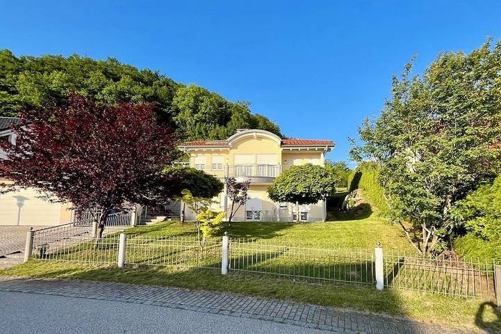 Ferienhaus für 8 Personen, mit Balkon und Garten - 1