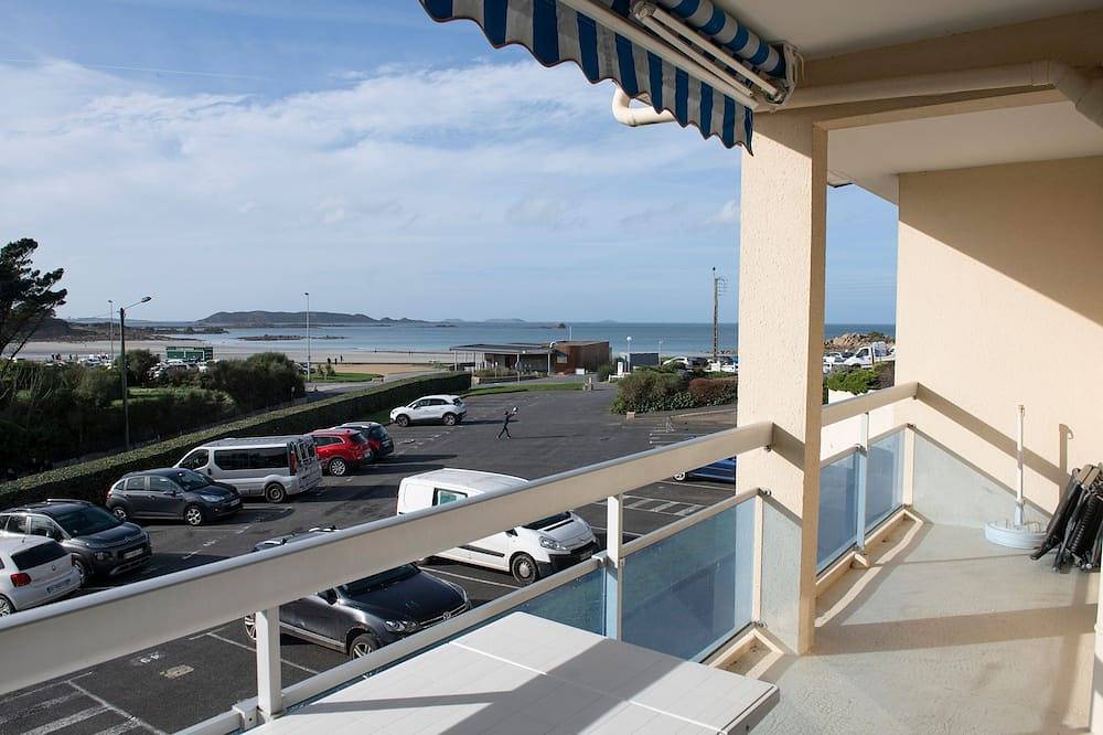 Appartement entier, Entre Perros Guirec et Paimpol, Appart T2, 100 m de la plage, parking privé in Trévou-Tréguignec, Côte de Granit Rose