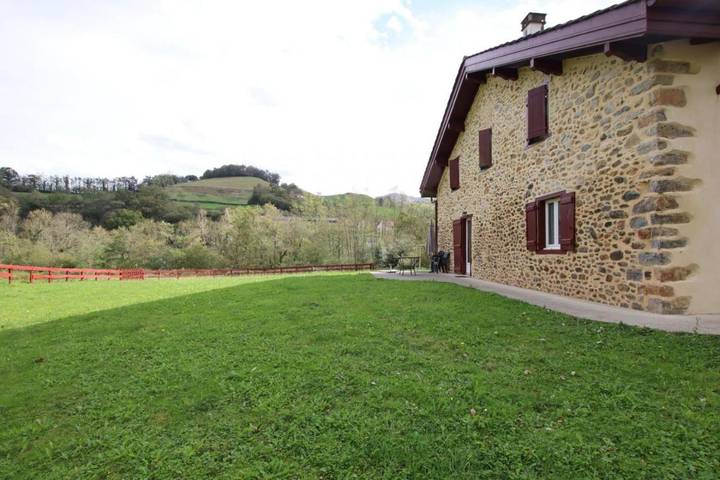 Location de vacances pour 6 personnes, avec jardin dans Lasse - 2