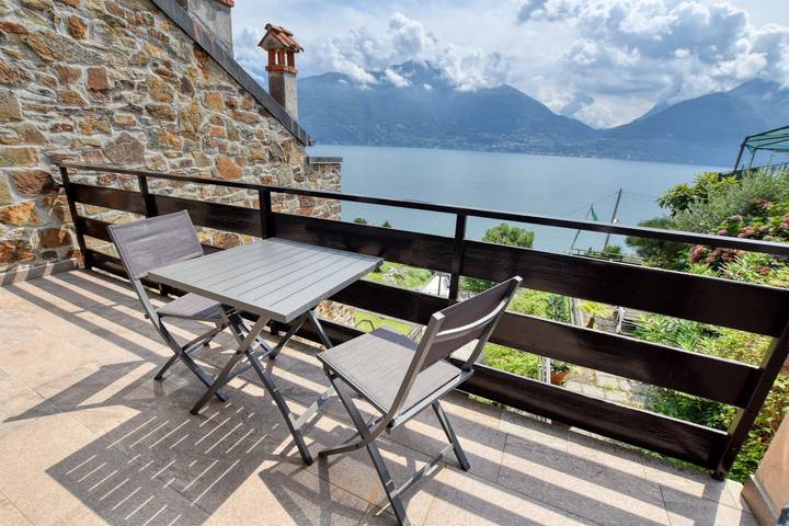 Ferienwohnung für 4 Personen, mit Balkon und Seeblick sowie Garten in Comune di San Siro - 2