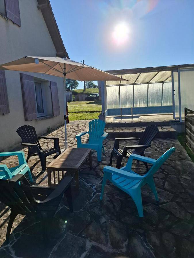 Gîte pour 6 personnes, avec piscine et terrasse dans Saint-Pardoux-le-Neuf
