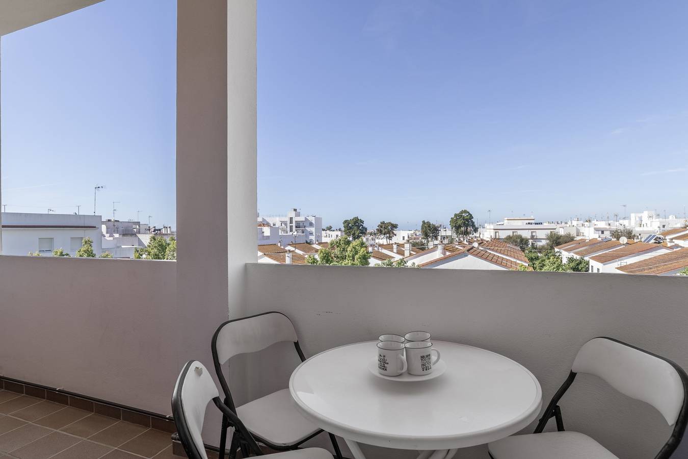 Apartamento entero, Apartamento 'Tranquilo y Bonito' con Terraza Privada, Wi-Fi y Aire Acondicionado in Conil de la Frontera, Costa de la Luz