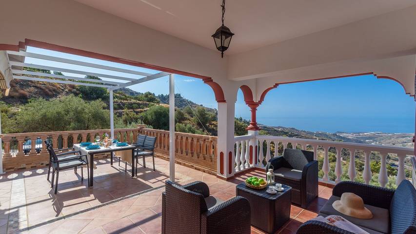 Villa für 5 Personen, mit Balkon/Terrasse und Pool in Torrox - 2