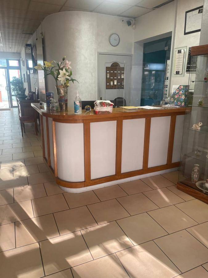 Hôtel pour 3 personnes, avec Terrasse ainsi que Jardin et Vue à Gien