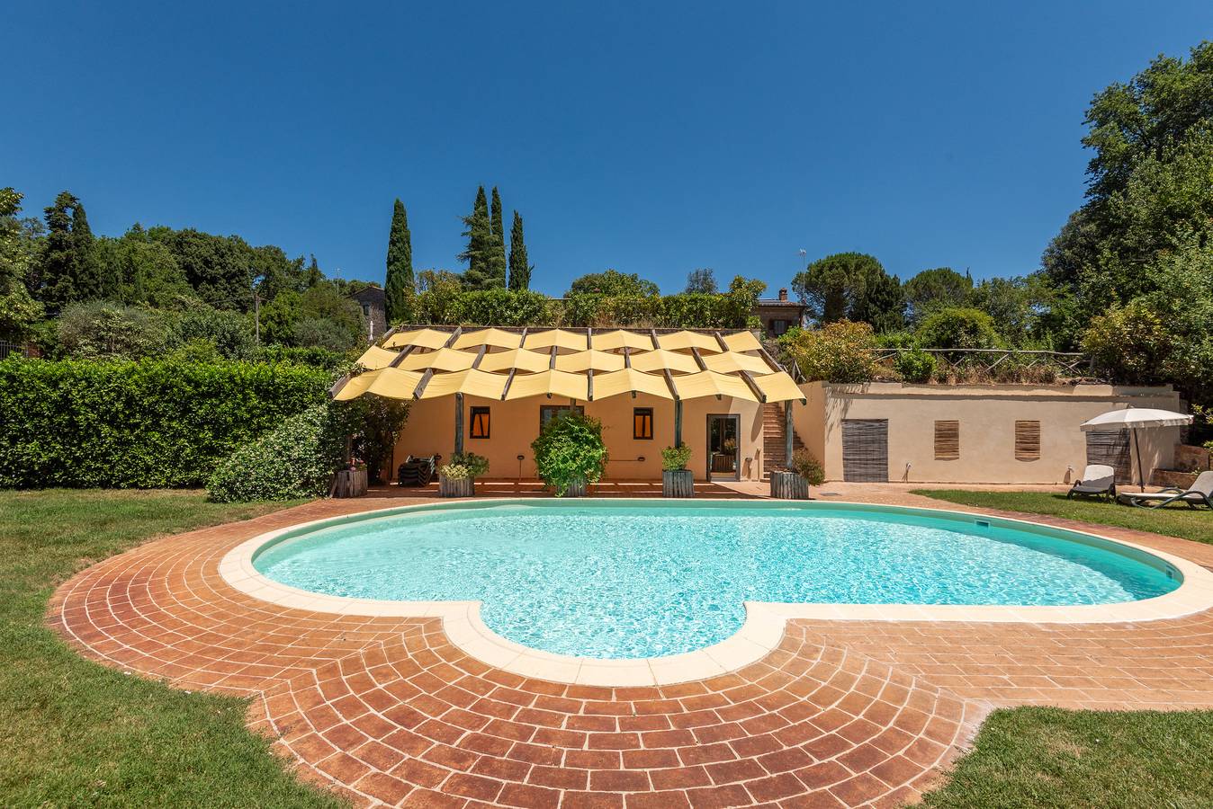 Kamer 'Podere Marroneto - Camera 1' met Uitzicht op de Bergen, Gedeeld Zwembad en Wifi in Monticiano, Provincie Siena