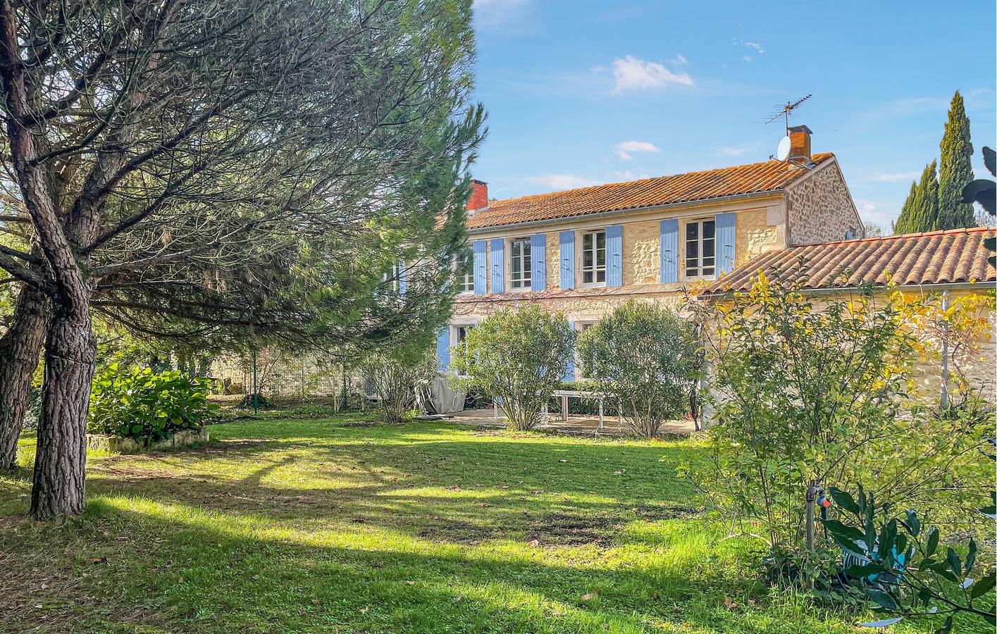 Charmantes Apartment mit Pool und Flussblick in Tonnay-Charente, Rochefort und Umgebung