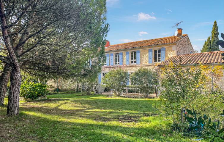 Maison de vacances pour 14 personnes, avec terrasse ainsi que piscine et jardin