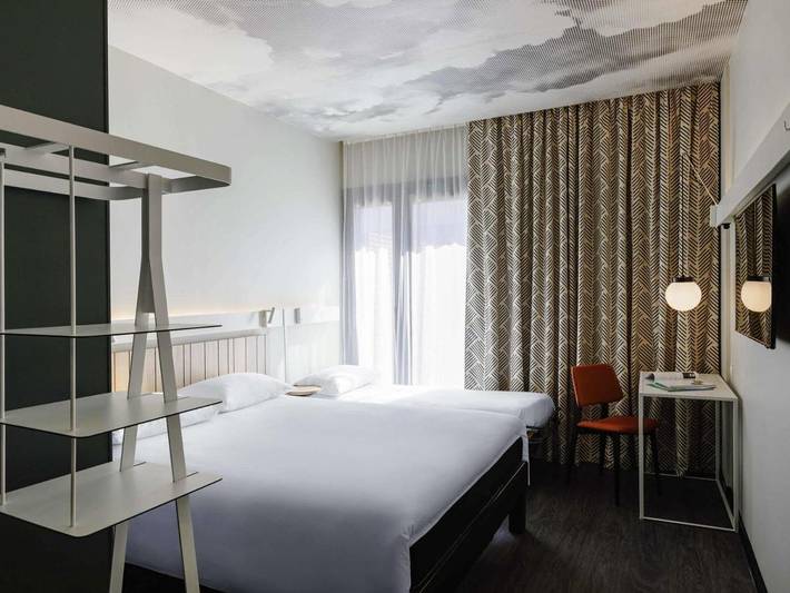 Hôtel pour 2 personnes, avec Terrasse et Jardin à Jonage