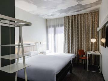 Hôtel pour 2 personnes, avec jardin à Jonage