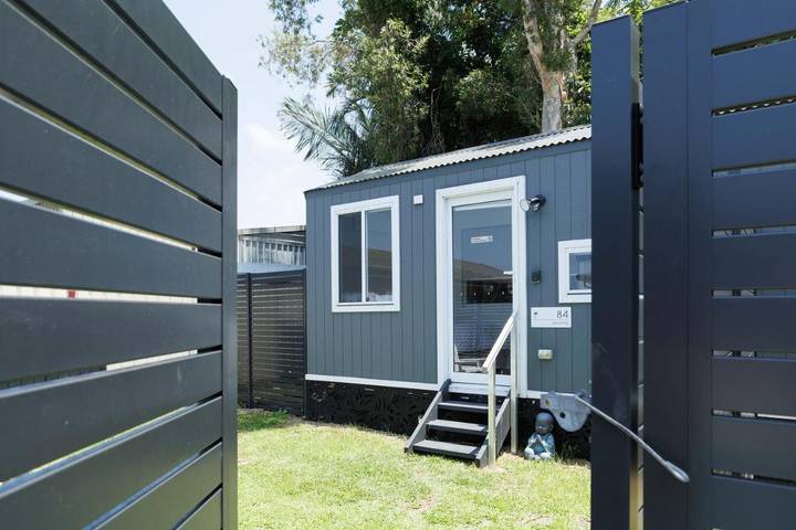 Chalet pour 2 personnes, avec jacuzzi ainsi que piscine et jardin