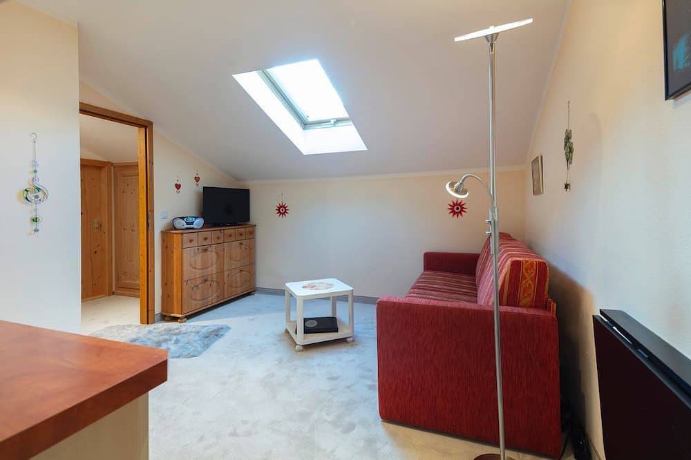 Entire apartment, Apartment 6 (App-Mansard) - Apartments Lohbinder (Fam. Holzer) in Rottach-Egern, Spitzingsee