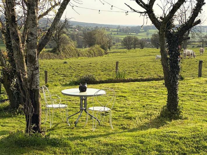 Location de vacances pour 3 personnes, avec jardin et vue à Préporché - 2