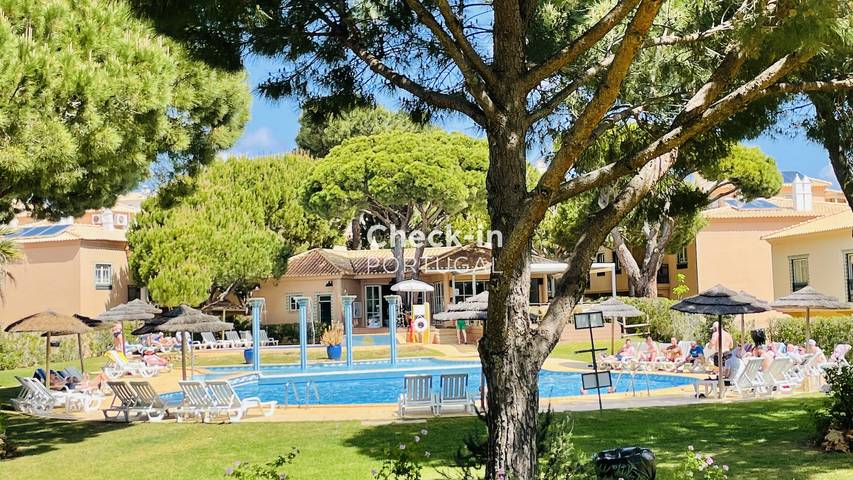 Apartamento de férias para 4 pessoas, com piscina em Praia da Oura