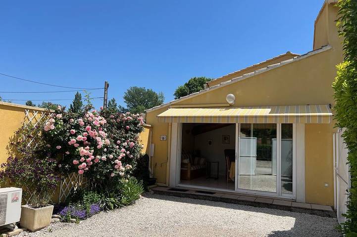 Gîte pour 4 personnes, avec piscine à L'Isle-sur-la-Sorgue
