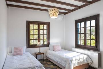 Villa for 10 People in Aegina, Islands of Attika region, Photo 1