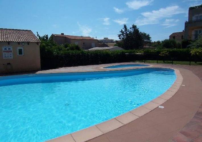 Appartement de vacances pour 6 personnes, avec terrasse et piscine, animaux acceptés