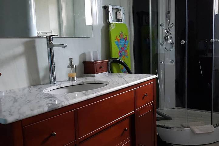 Gîte pour 7 personnes, avec jardin, animaux acceptés à Roz-sur-Couesnon - 4