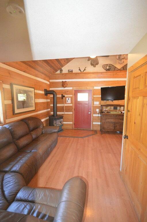 Cabane en bois pour 12 personnes, avec jardin et jacuzzi dans Canada - 4